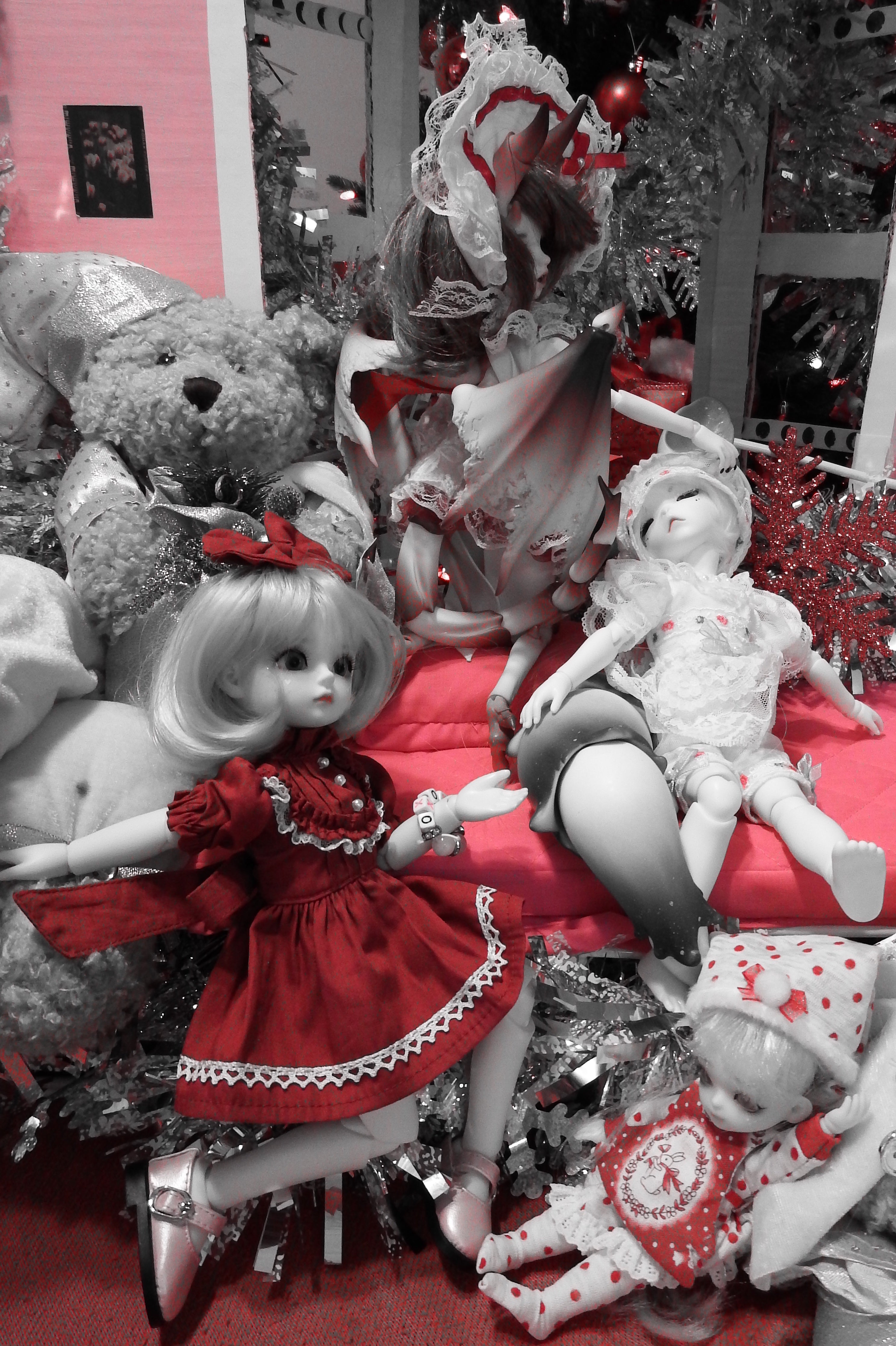 artsy sister, xmas, dolls