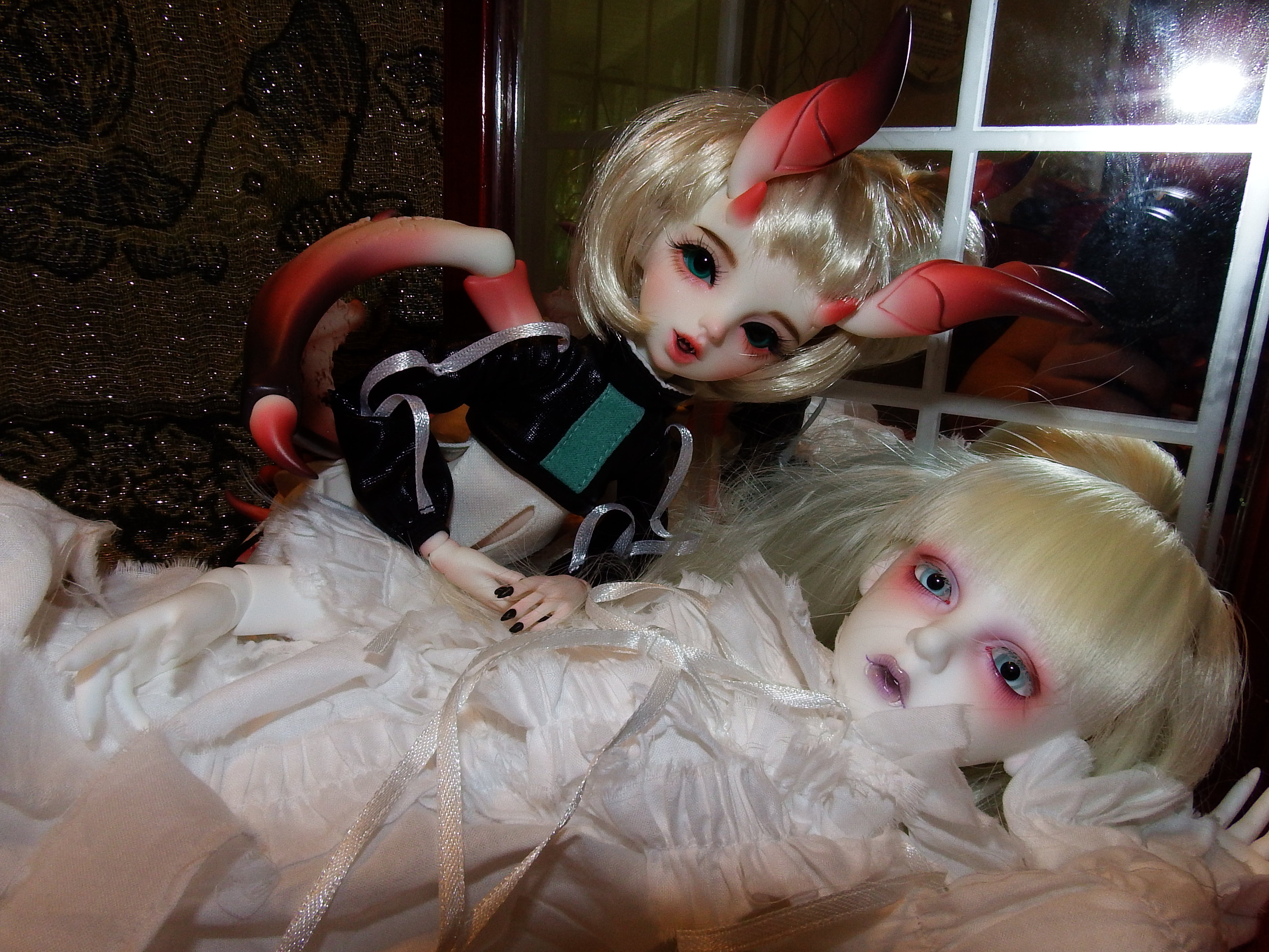 artsy sister, bjd, dollmore