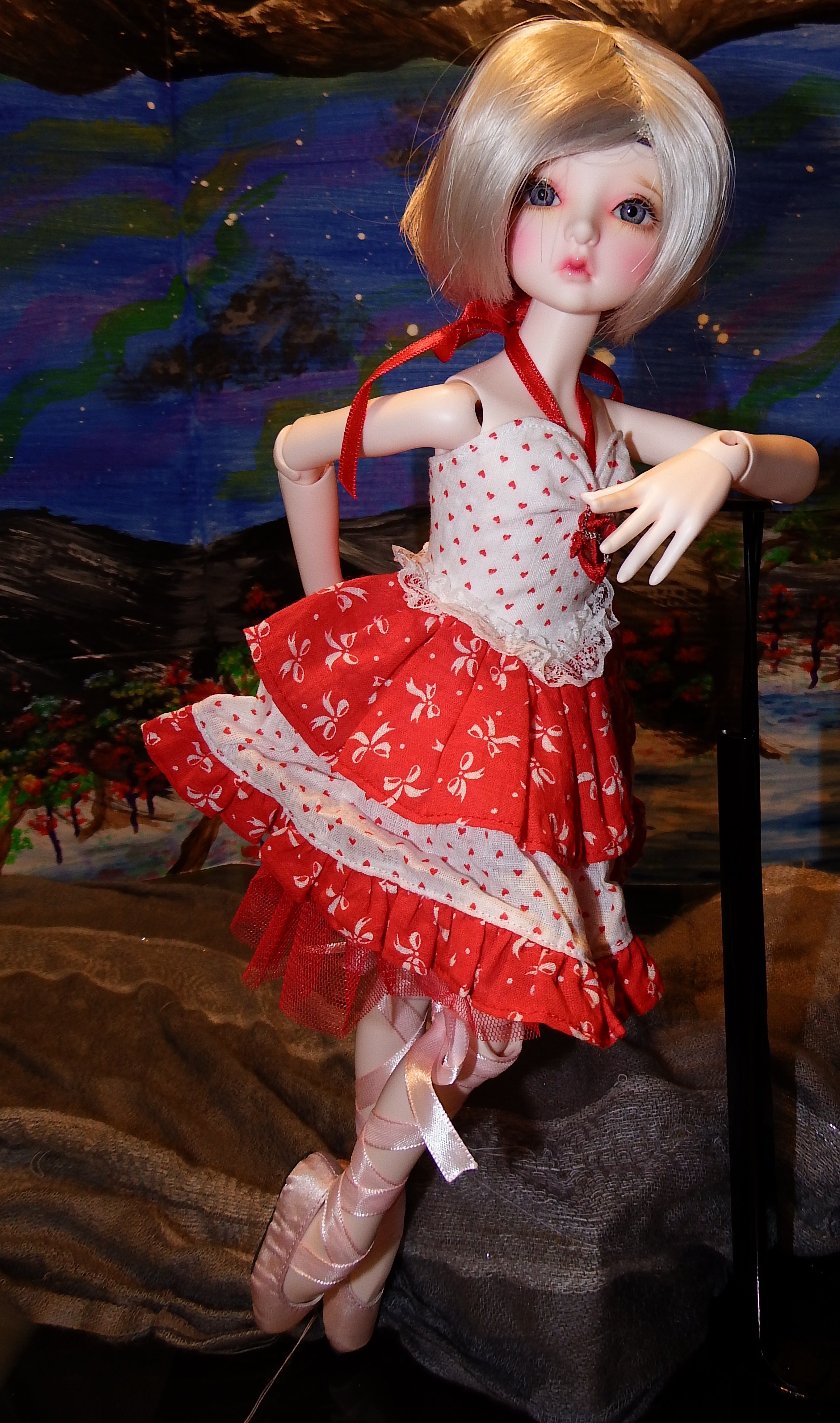 artsy sister, red dress, fahsion doll