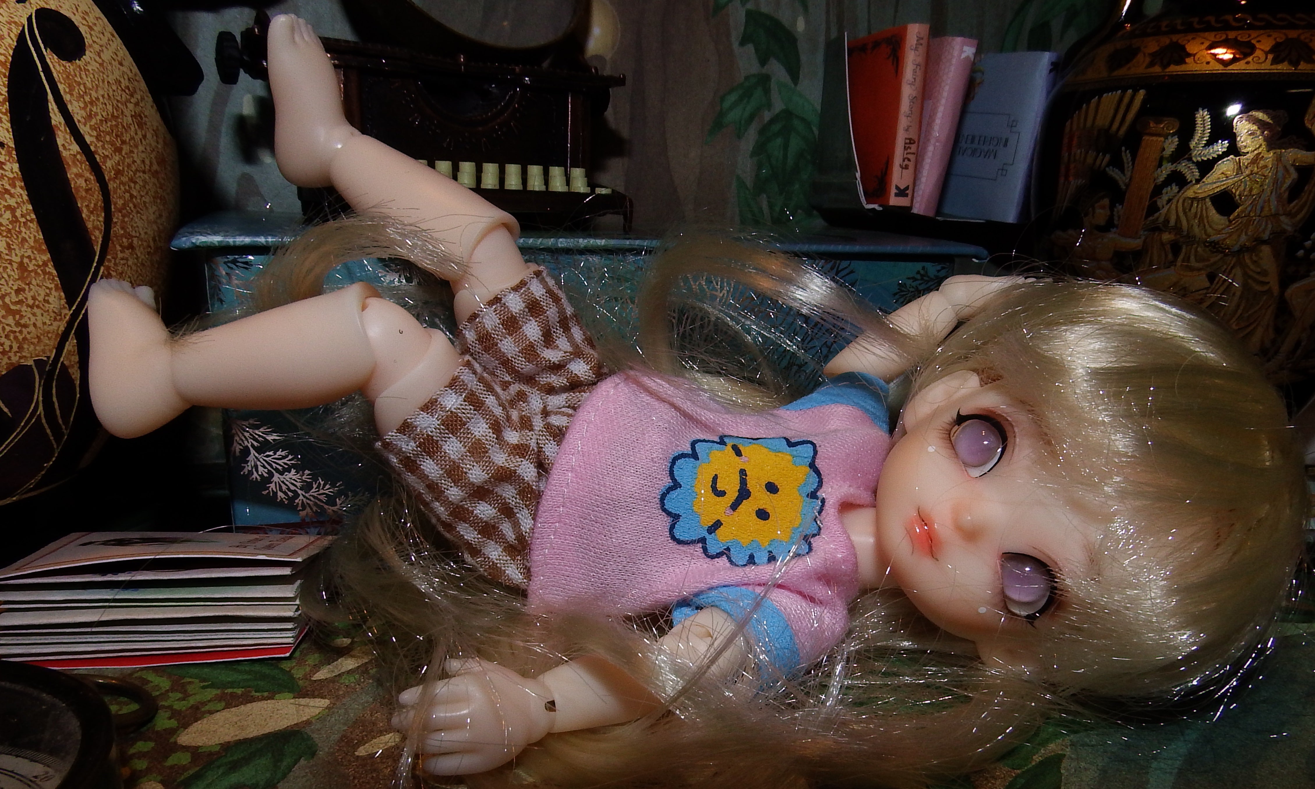 artsy sister, ringdoll bjd, pink shirt 