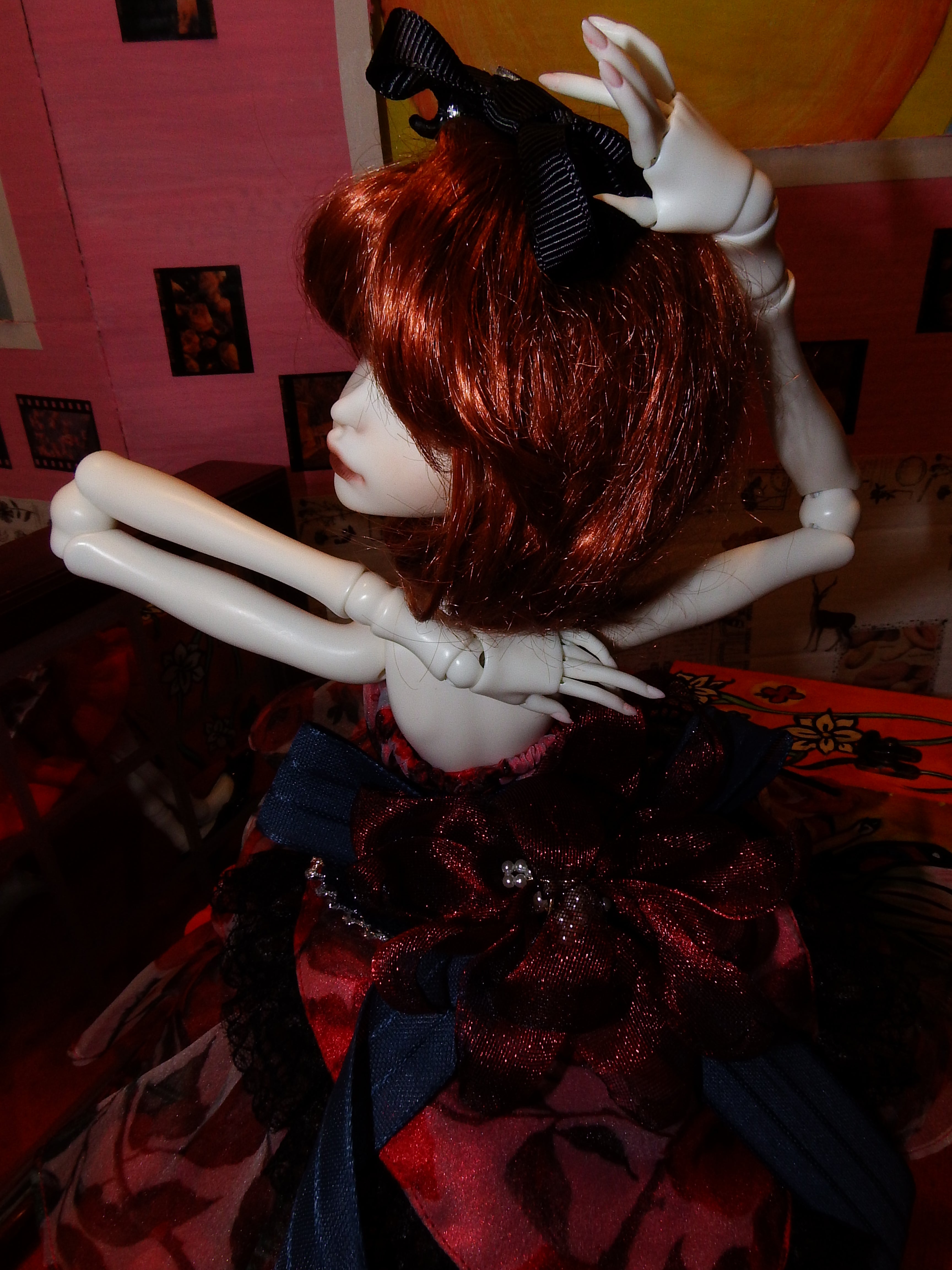 artsy sister, bjd, red hair