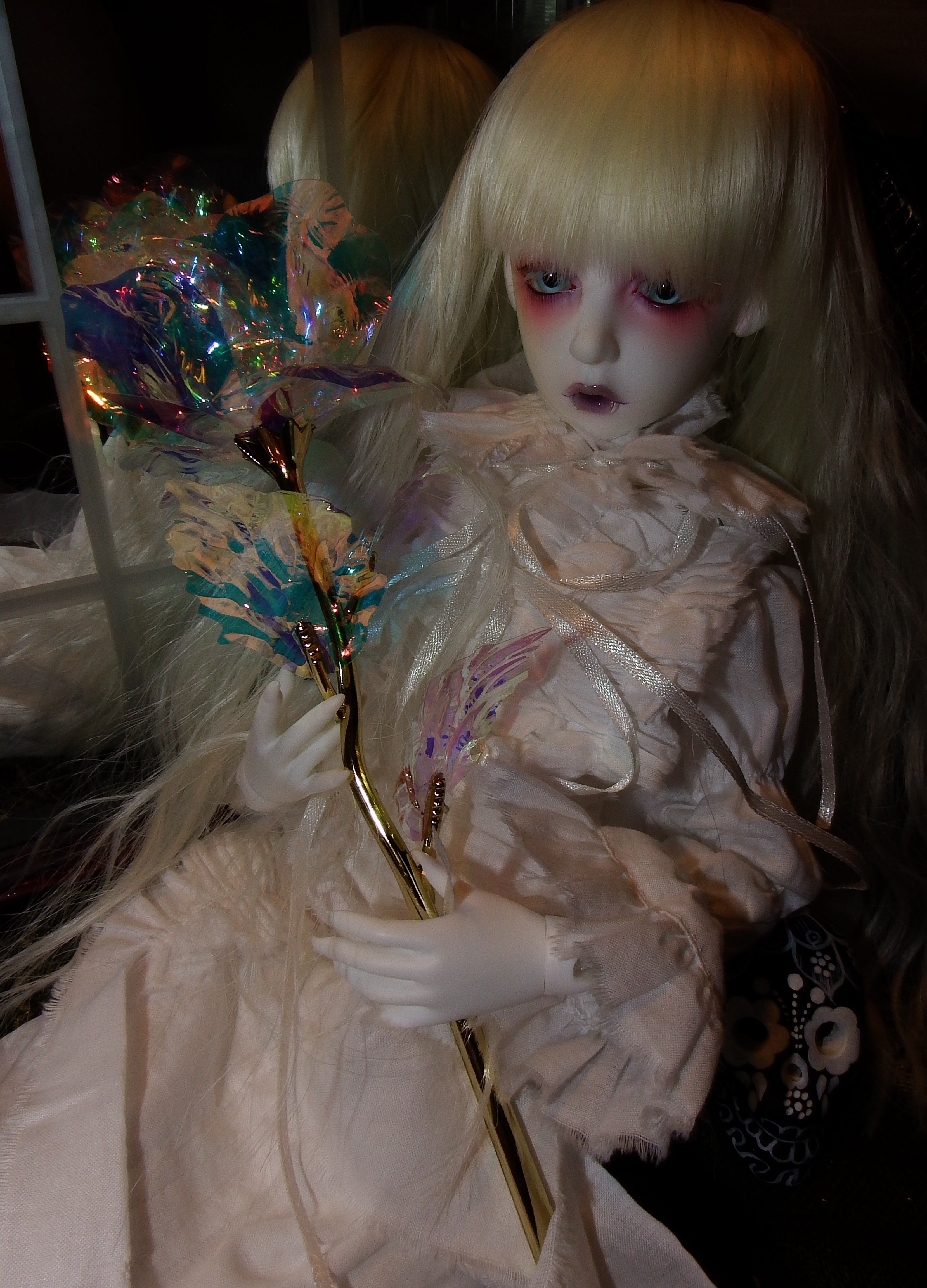 artsy sister, roses, bjd doll