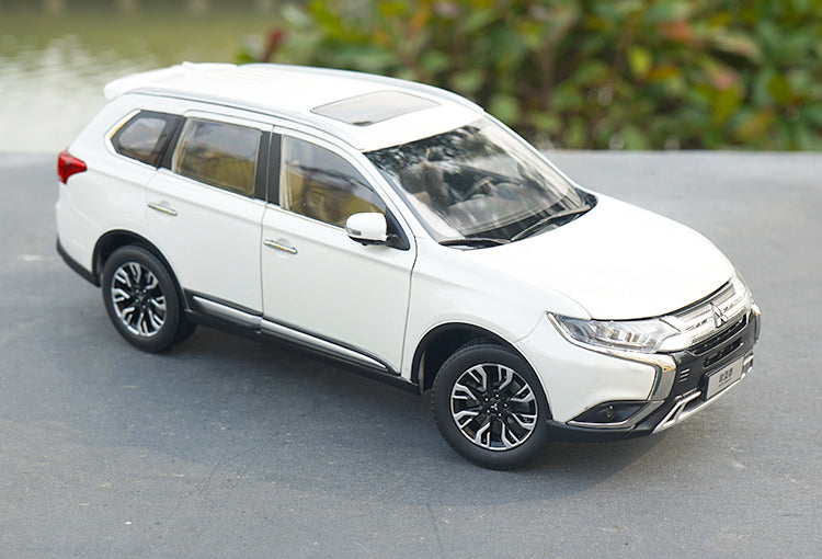 mitsubishi outlander diecast