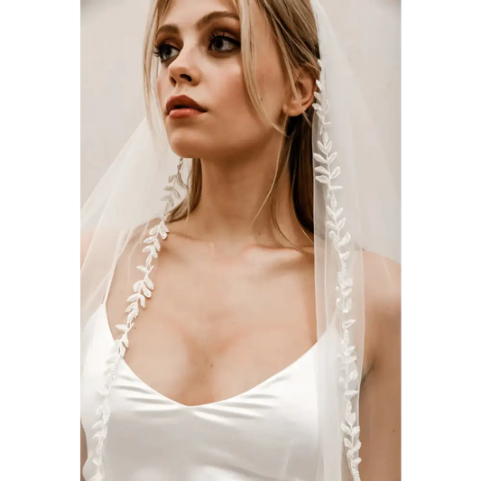 Scattered Pearl Veil V009 – heirloombridalcompany