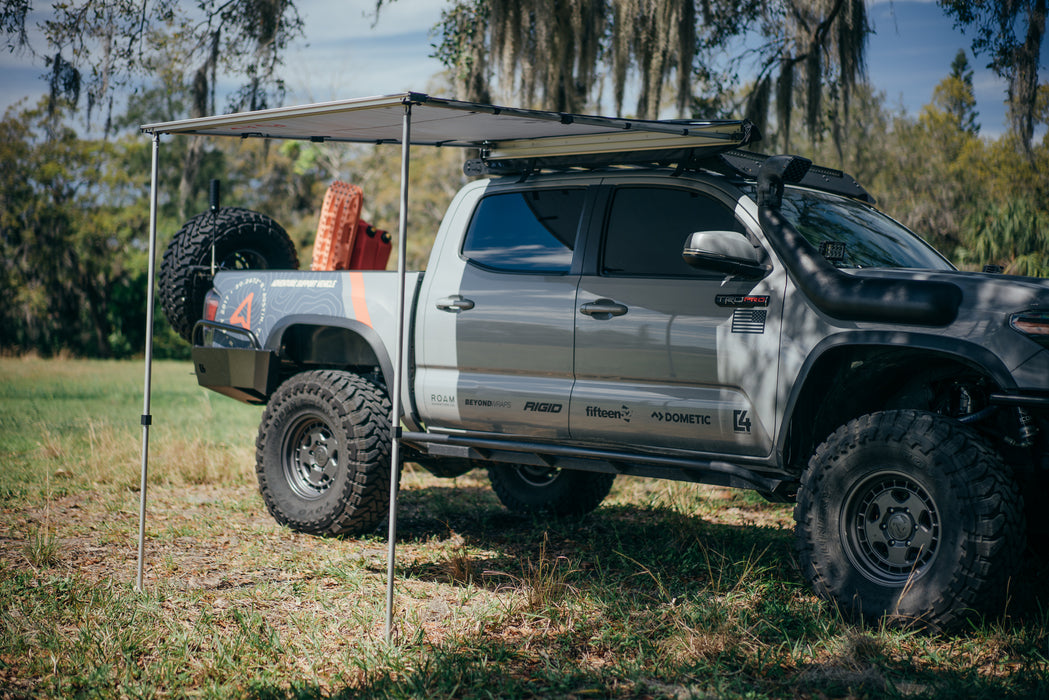 Finally dialed in my roof setup. Roam awning, Rhino Rack fishing rod holder,  Thule cargo box with recovery equipment. Mostly for beach fishing and  camping. : r/4Runner