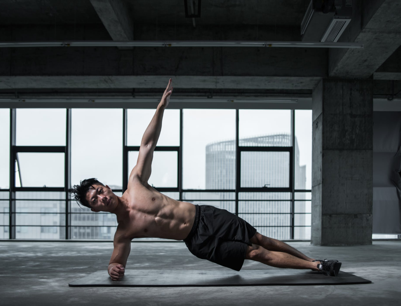 Athlete working out after taking non-vegan collagen