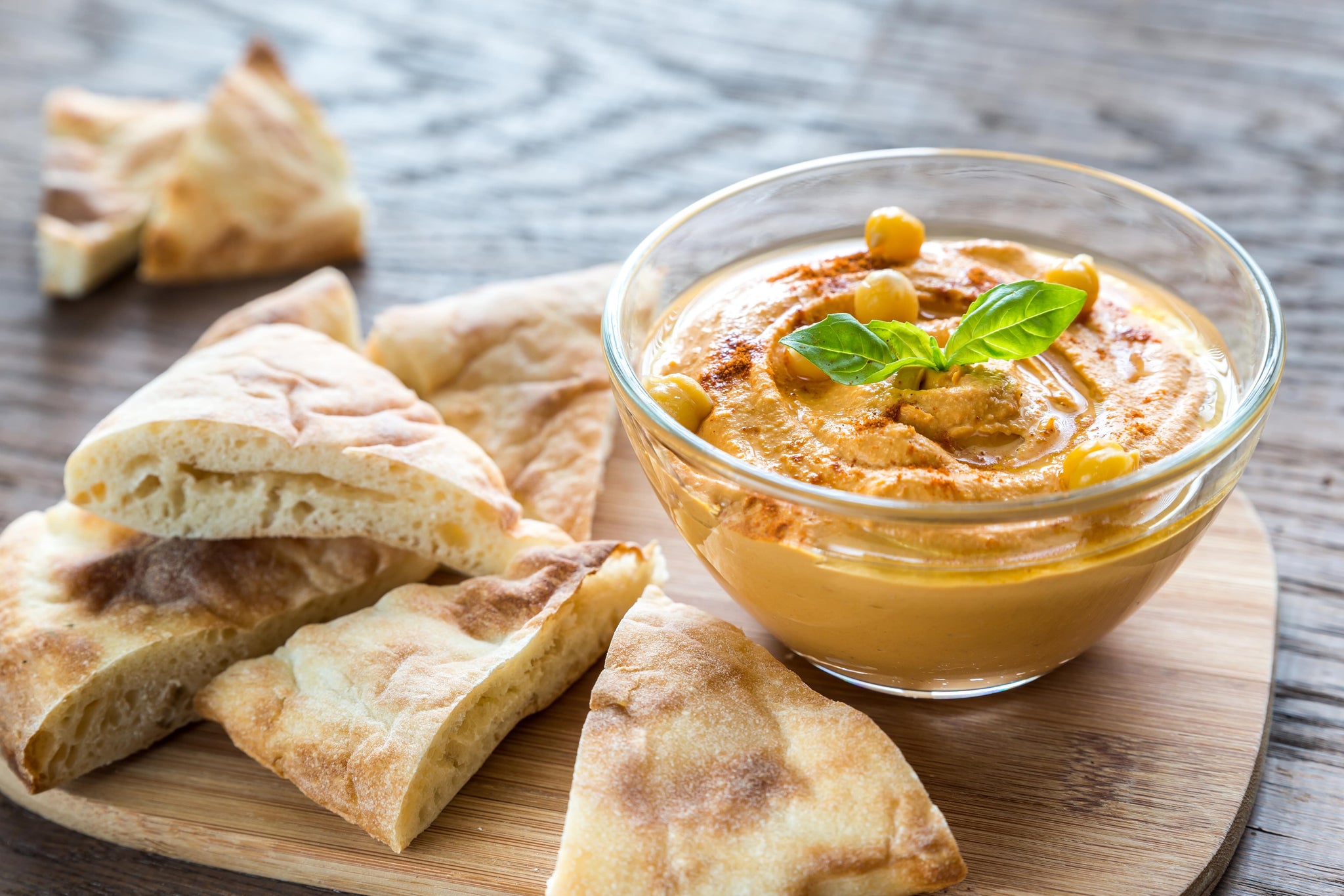 Complete vs incomplete proteins: hummus and pita