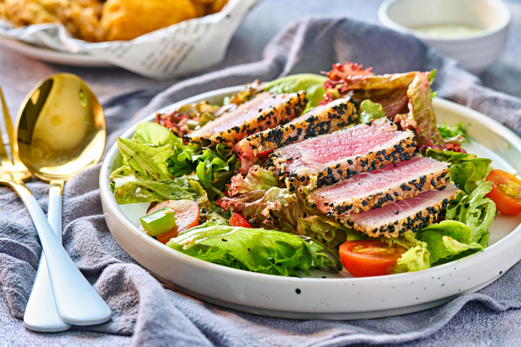 Best gamer foods: seared ahi tuna tataki salad