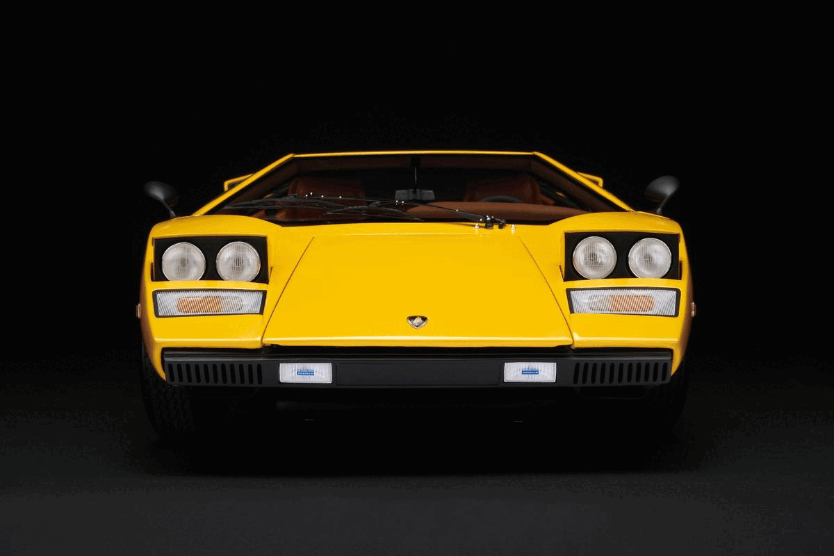 Lamborghini Countach at 1:8 scale
