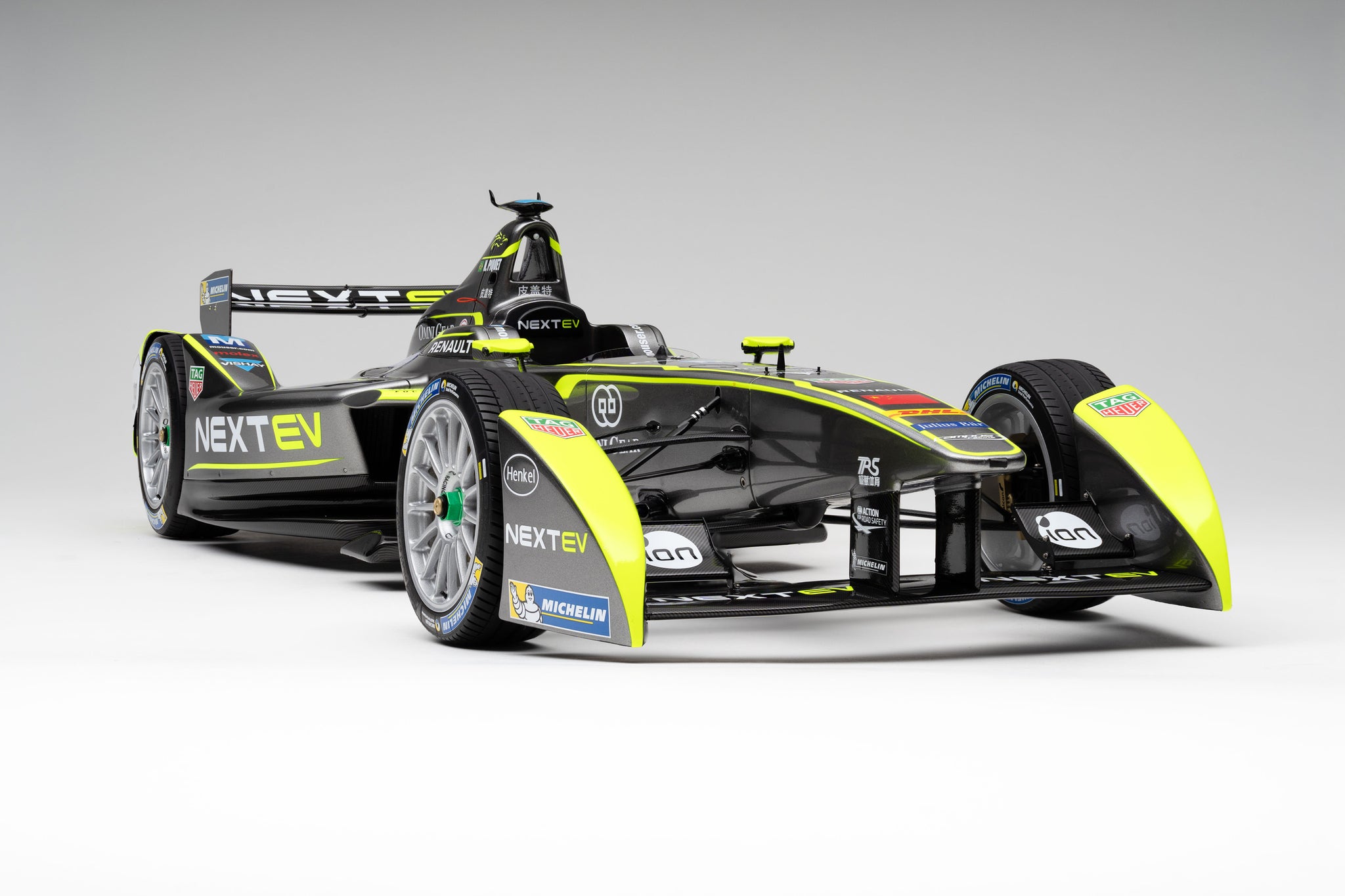 NEXTEV TCR LIVERIED SPARK-RENAULT SRT_01E (2016) – PIQUET JR. – LONDON EPRIX RACE 2