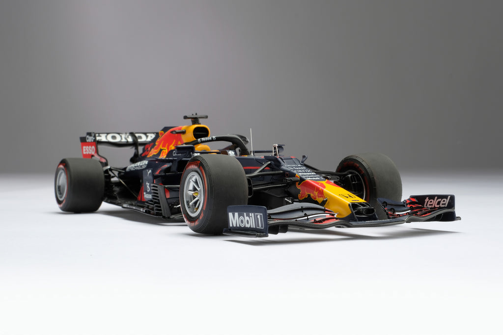 RB16B at 1:18 scale