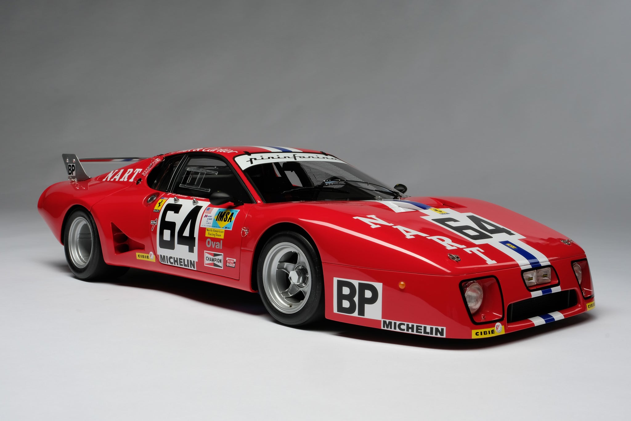 1:8 スケールのフェラーリ 512 BB LM 