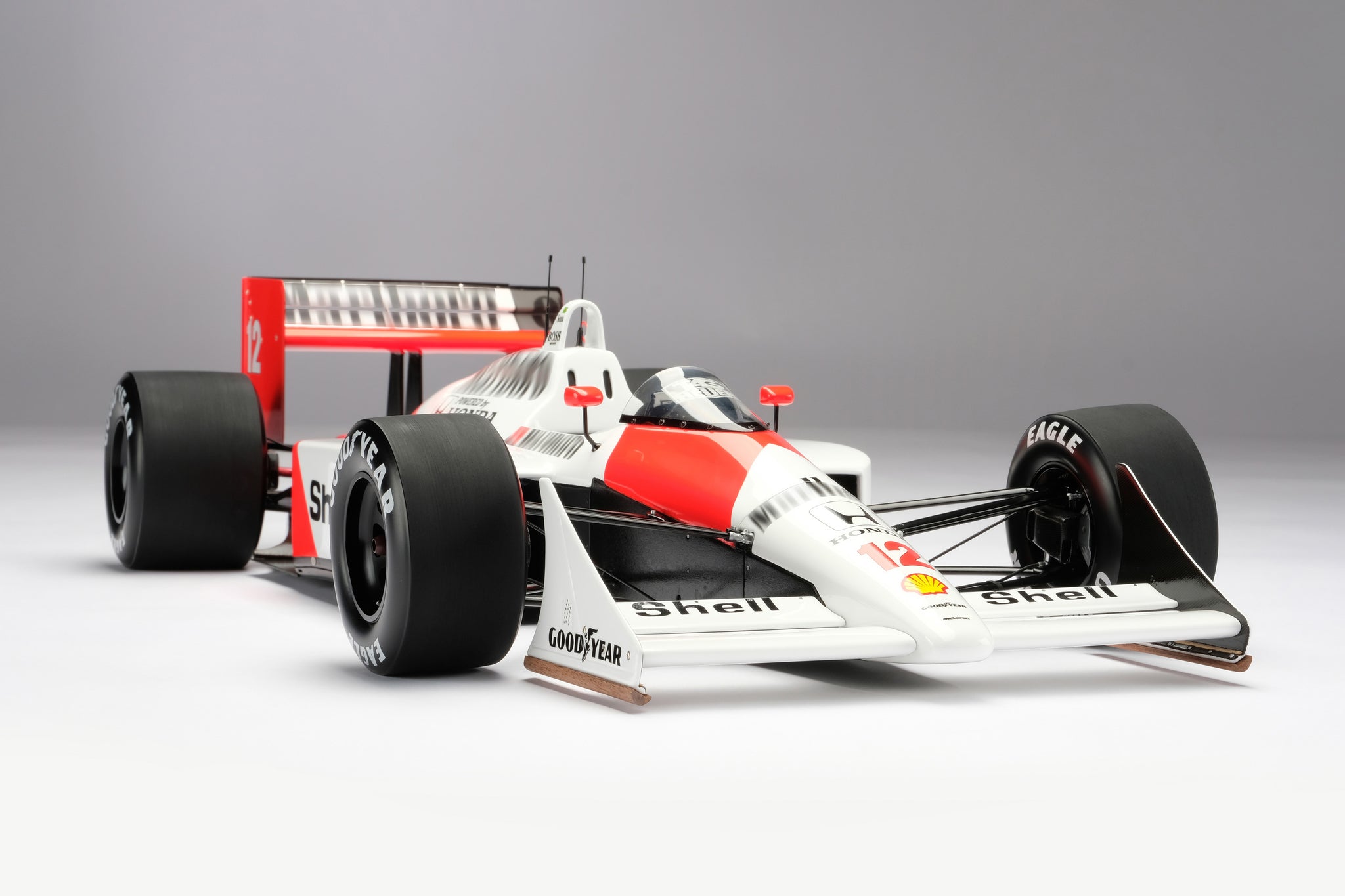 McLaren MP4/4 - Ayrton Senna - 1988 Japanese Grand Prix - at 1:8 scale by Amalgam Collection