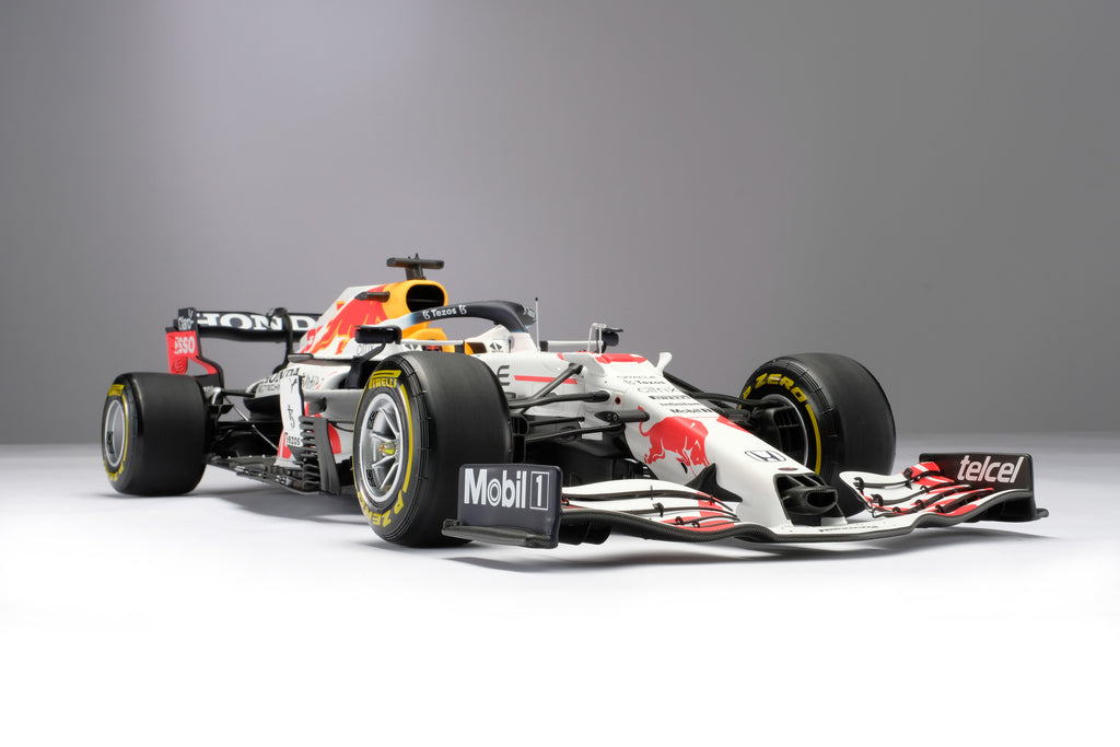 RB16B at 1:8 scale