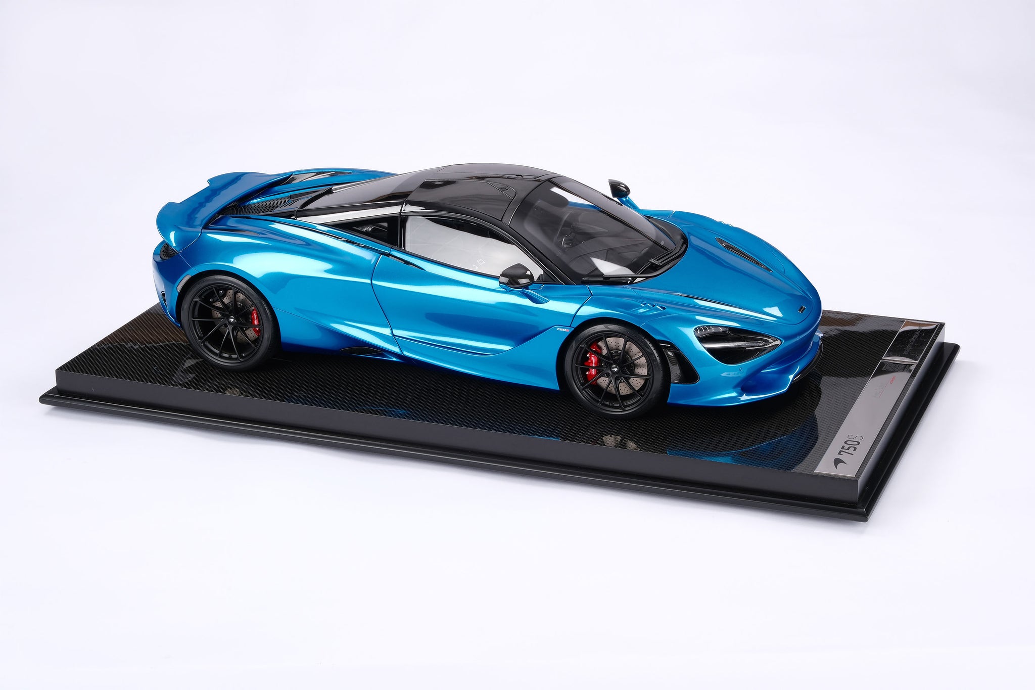 McLaren 750S Coupe at 1:8 scale