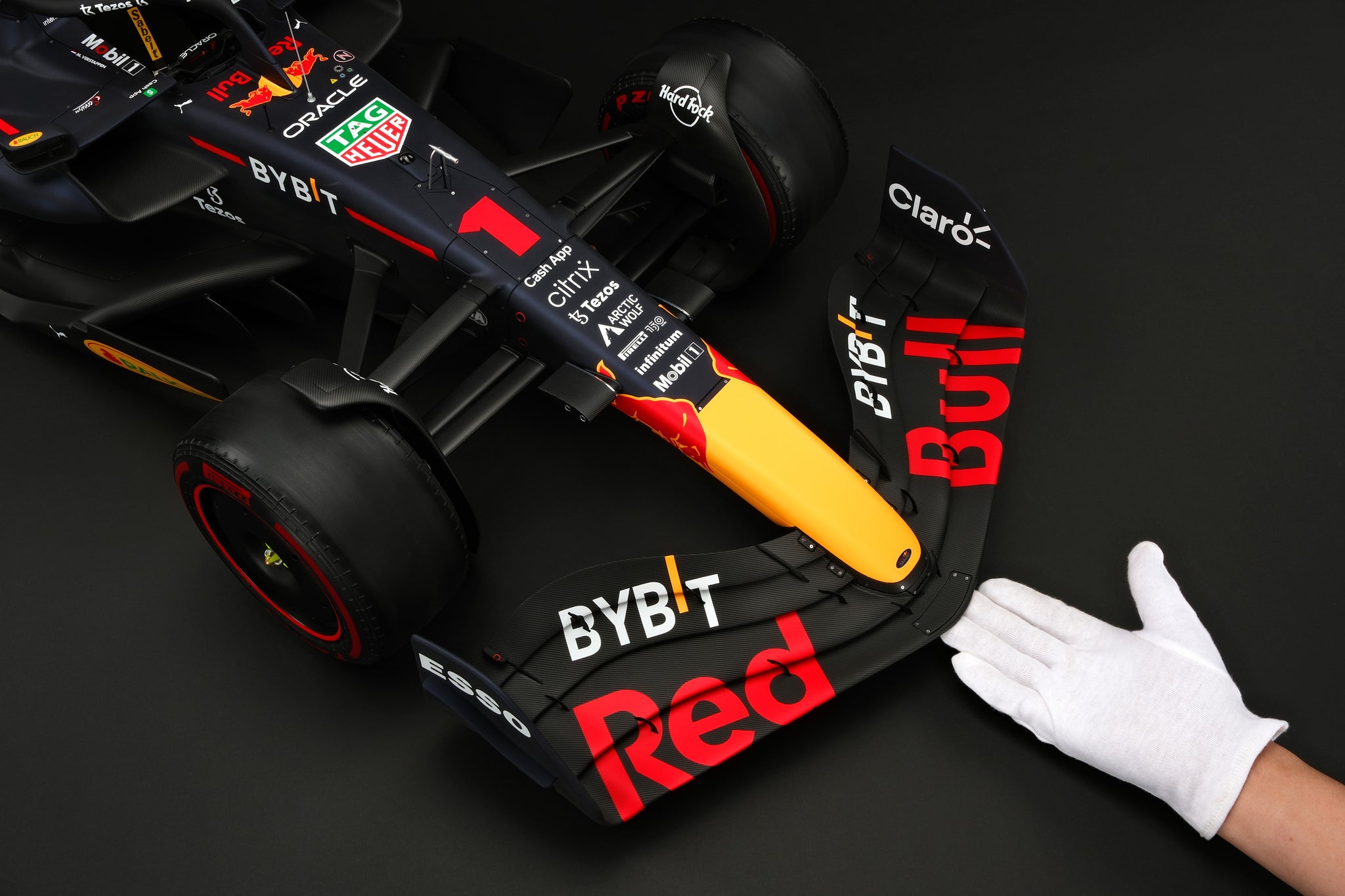 Red Bull RB18 1:4 Scale Model