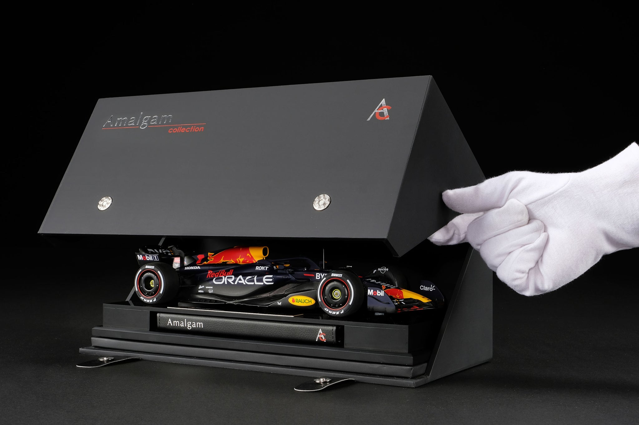 RB19 at 1:18 scale