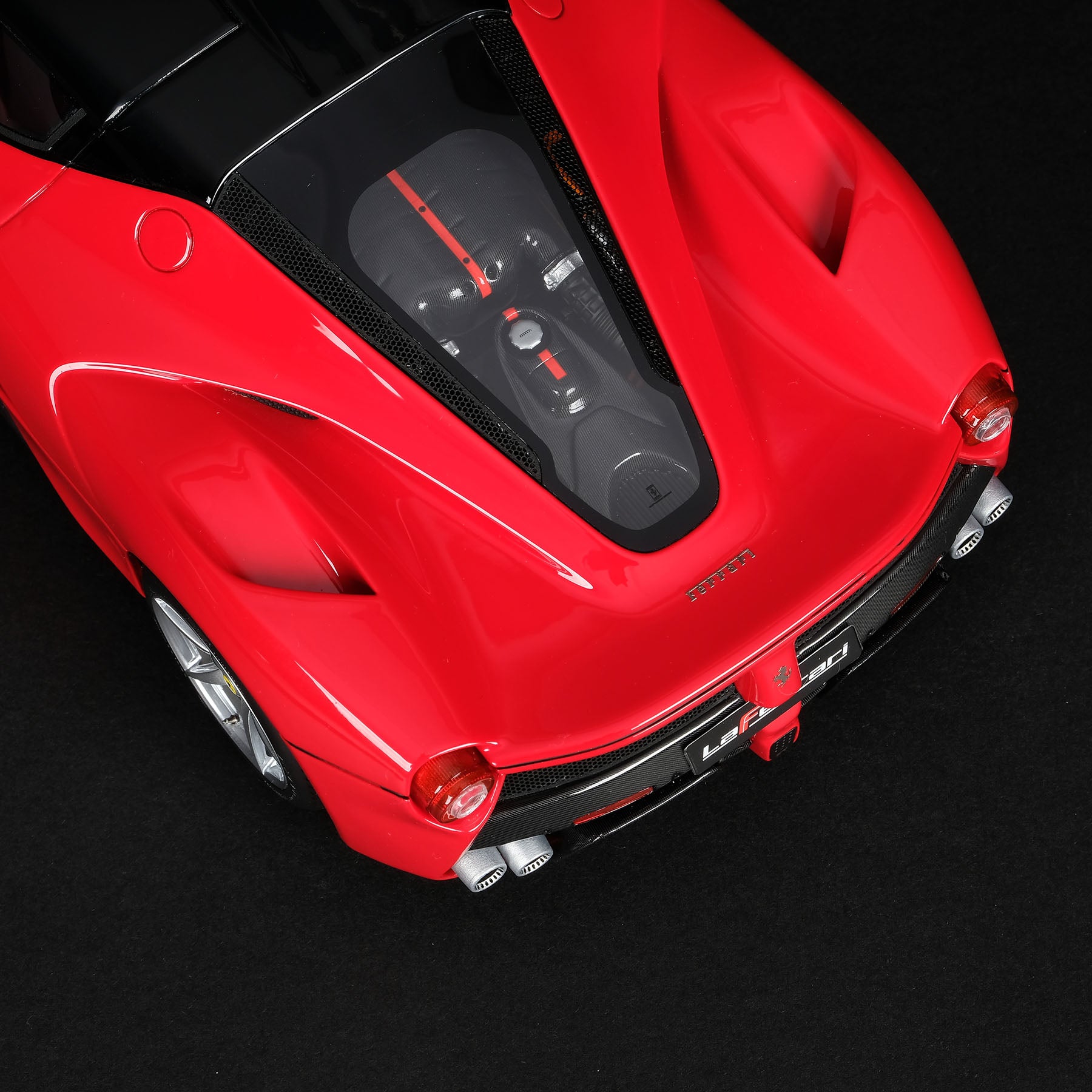 Ferrari LaFerrari at 1:18 scale