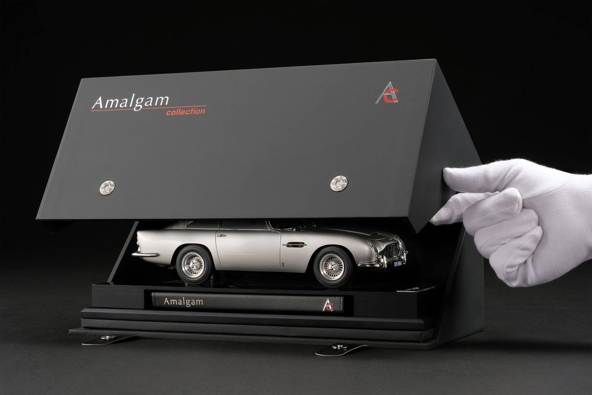 Aston Martin DB5 Vantage at 1:18 scale