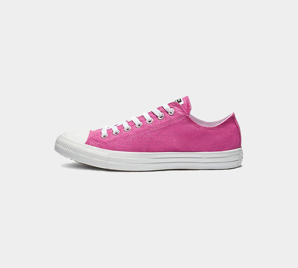 converse chuck taylor all star ox trainers in stonewashed pink