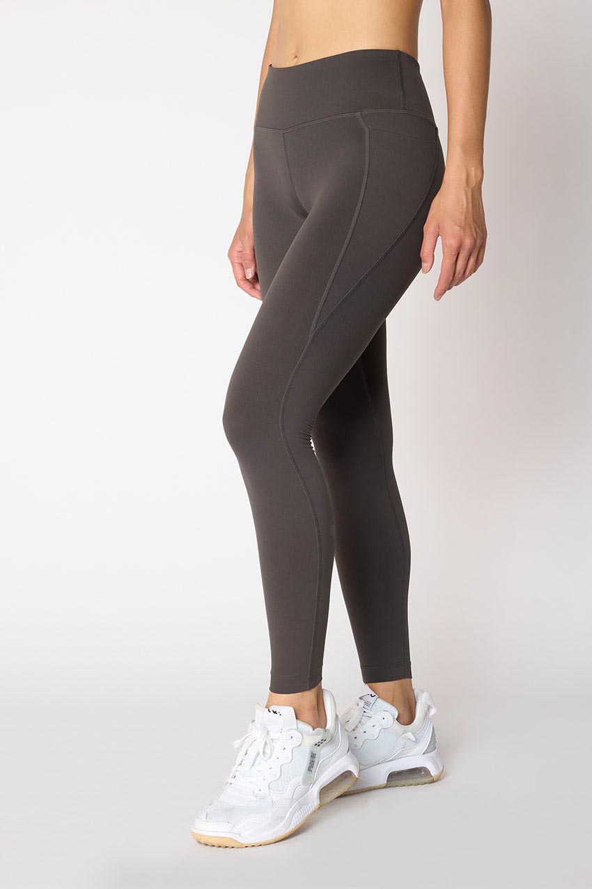 Raelynn Pursuit Recycled High-Waisted Perforated 7/8 Legging – MPG Sport  Canada