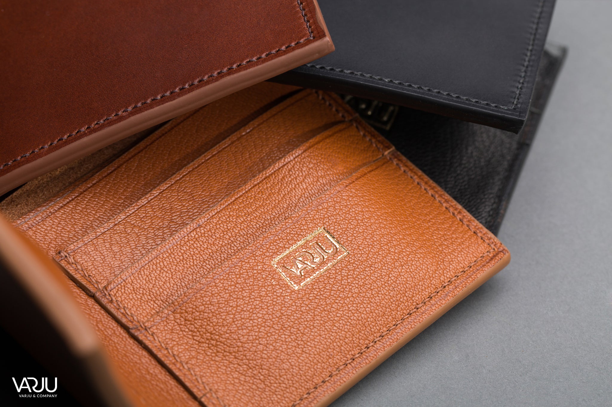 Handmade Men S Bifold Leather Wallet 30 Off Varjuco   14 