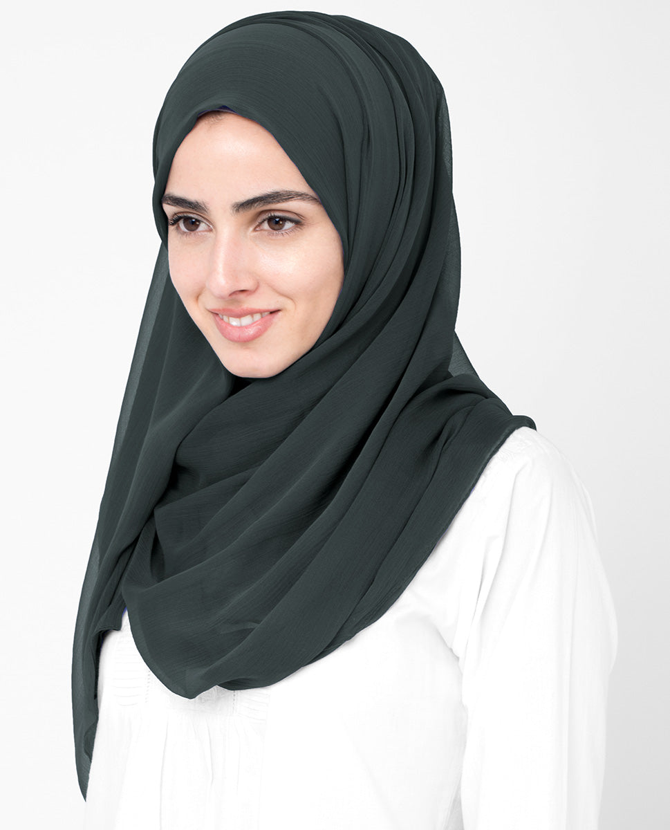 Платок арабка. Арабские платки для женщин. Мусульманка в платке. Арабский платок на голову. В платке в ОАЭ.