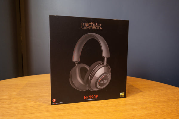 Mark levinson no5909 headphones box view one