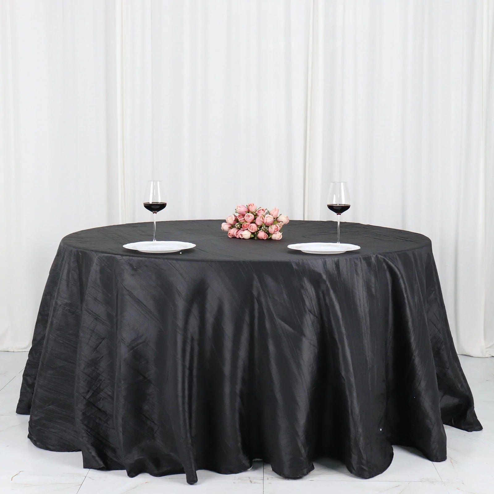 132 in Crinkled Accordion Taffeta Round Tablecloth