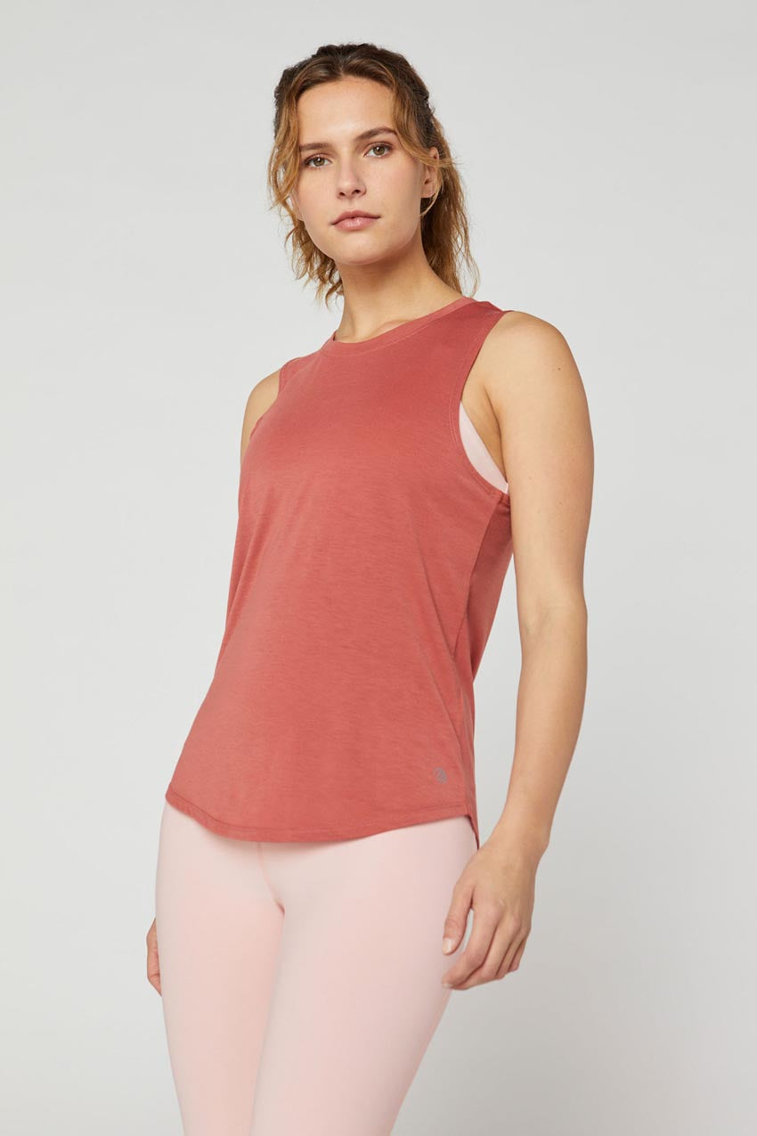 Poise Asymmetric Cut-Out Ribbed Tank Top – MPG Sport Canada