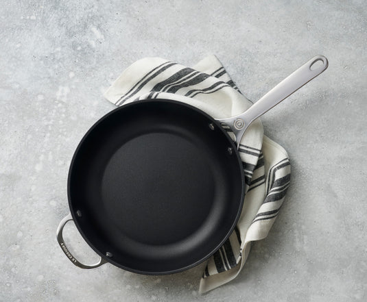 Le Creuset Toughened Nonstick PRO 11 Crepe Pan with Rateau – Atlanta Grill  Company