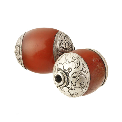 Vintage Tibetan Amber resin oval bead with coin silver bead caps. 46x2 –  Earthly Adornments