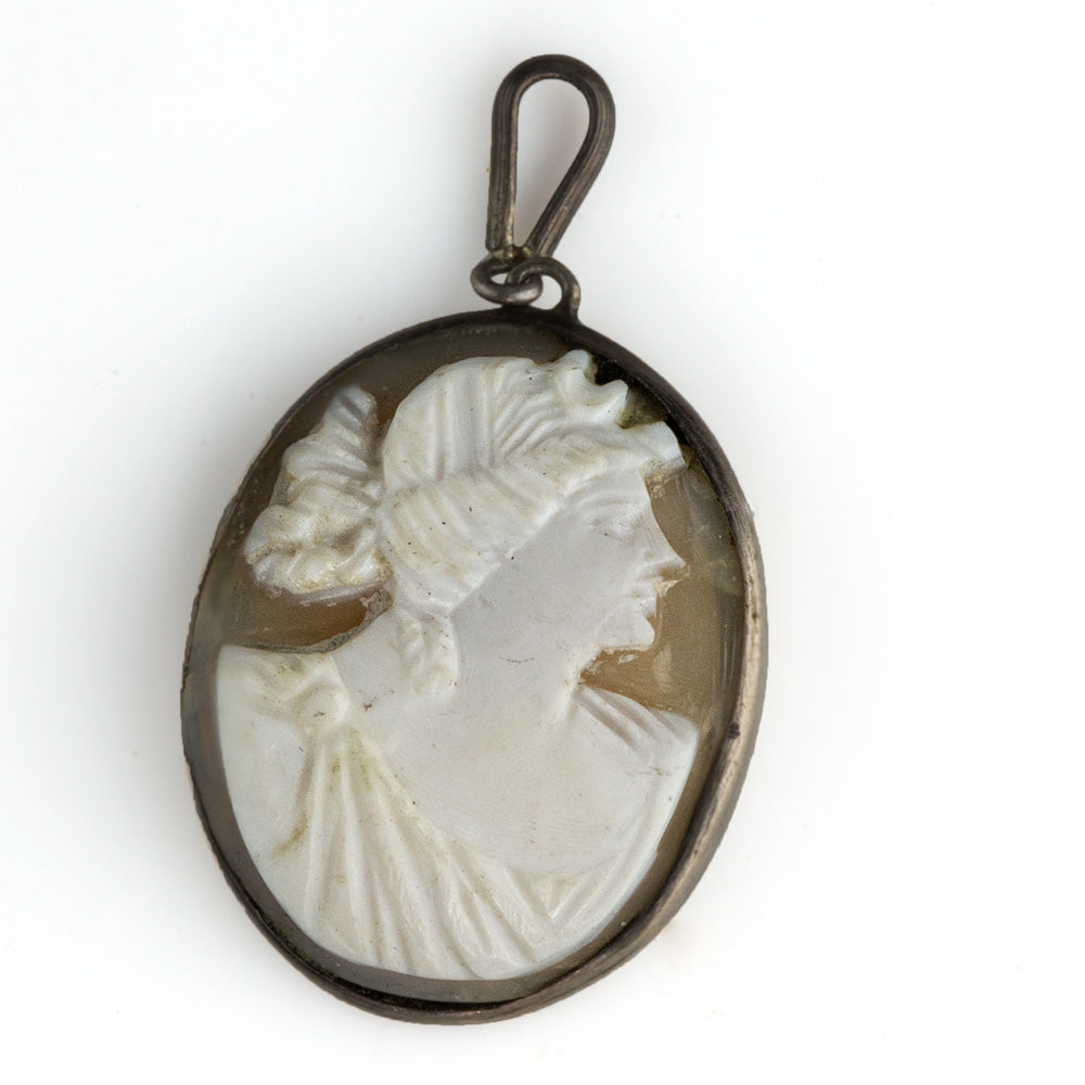 1920s Vintage carved shell cameo in sterling silver setting with bail. pdvs562