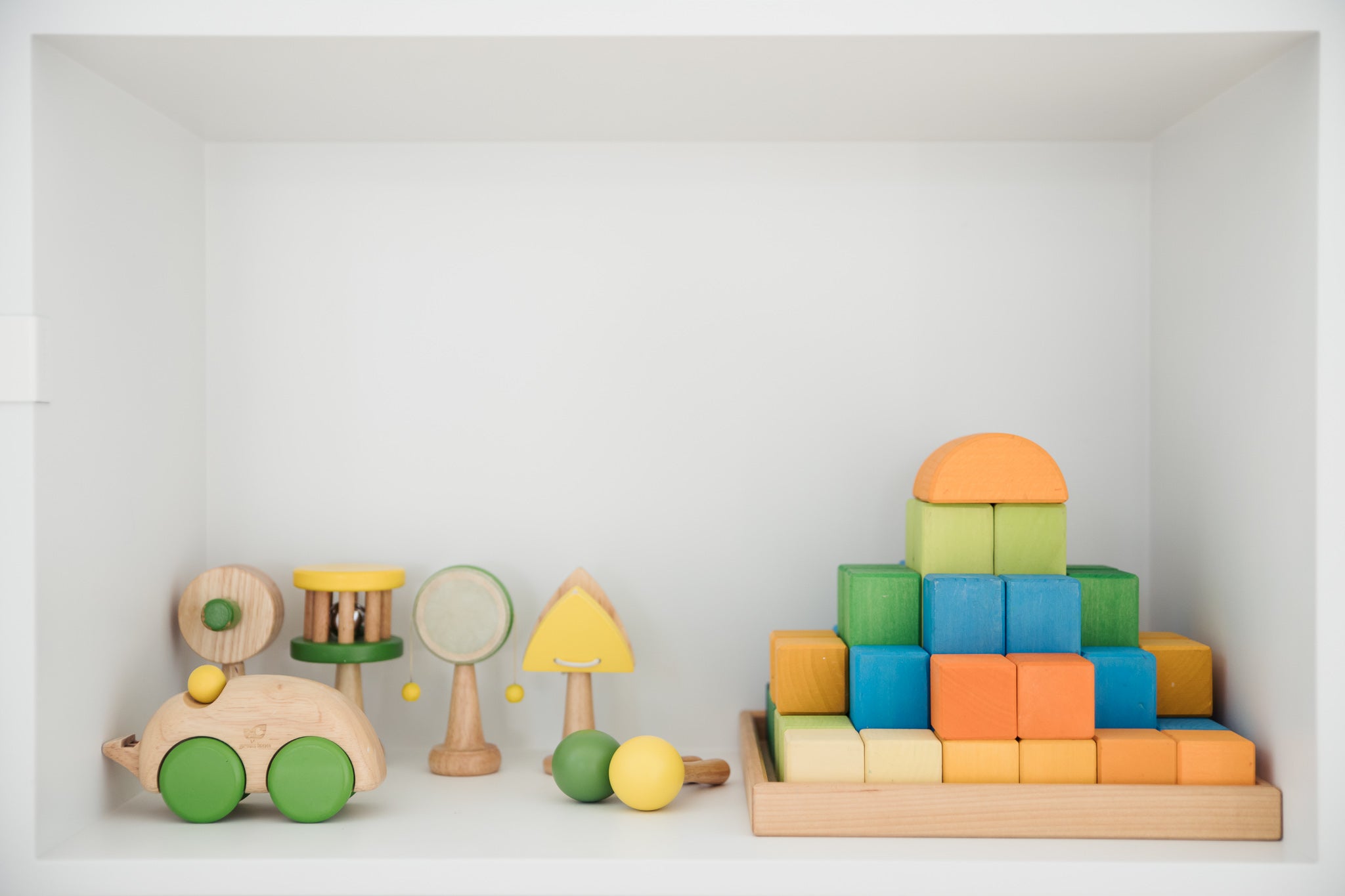 minimalist toy room