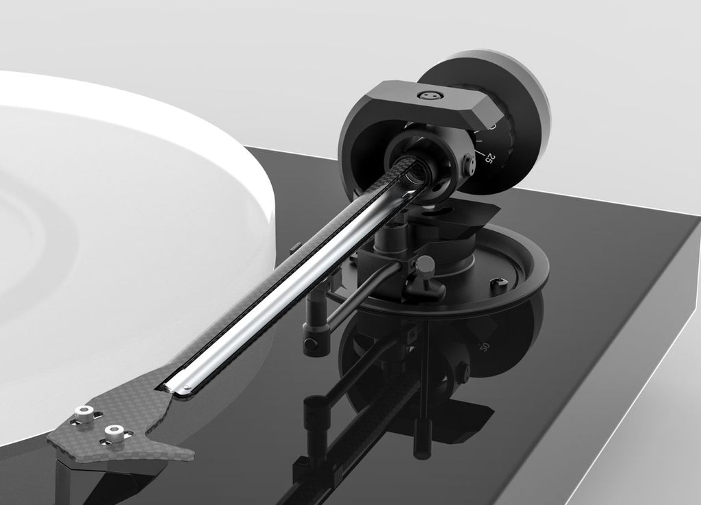 Pro-Ject X1 B super-stiff, perfectly tempered Carbon/Alu sandwich construction tonearm