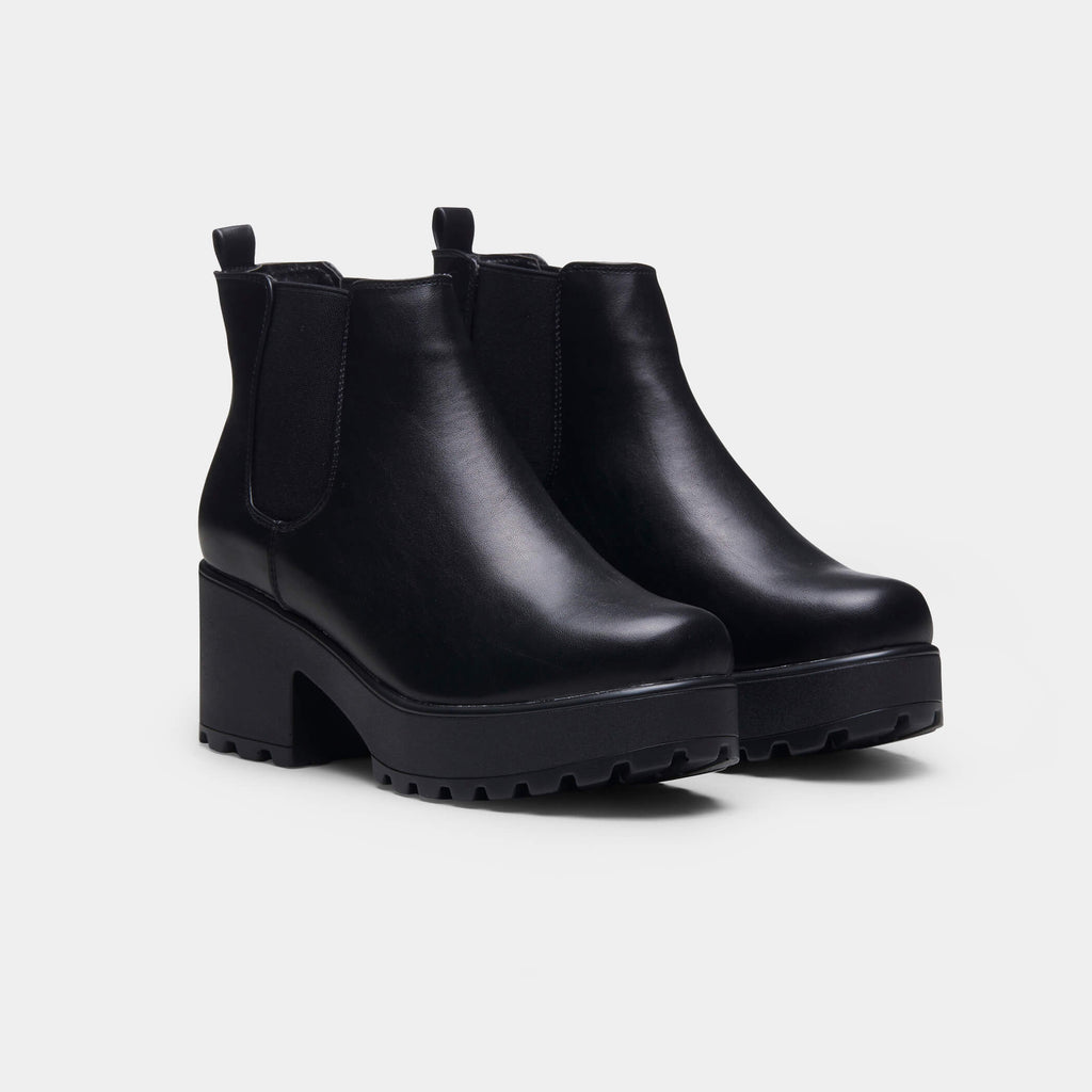 black chelsea boots chunky