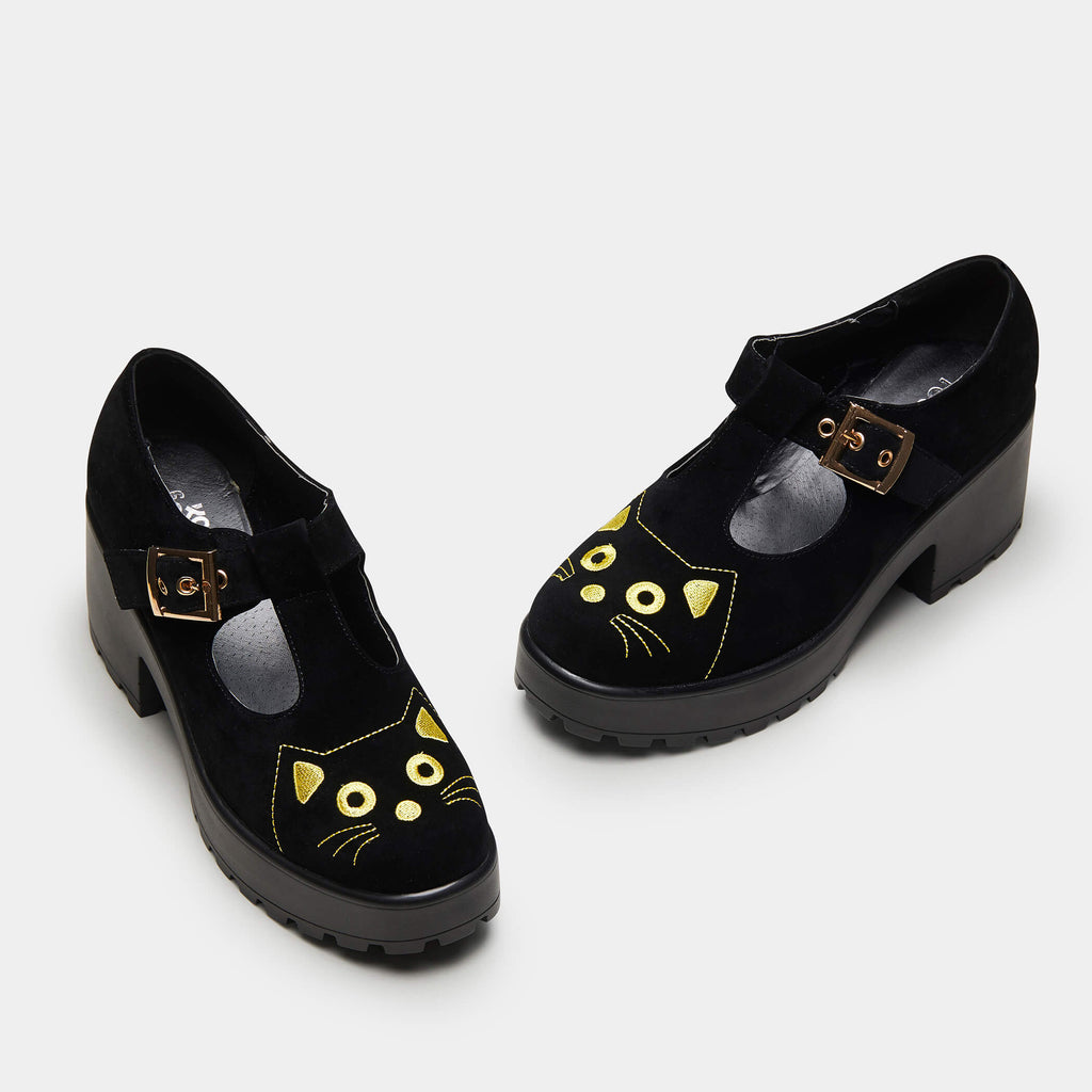 shoes with cat faces on them