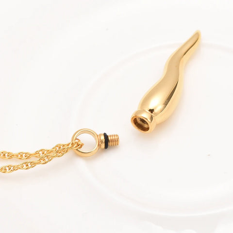 Offene goldene Cornicello-Urkundenhalskette aus italienischem Horn
