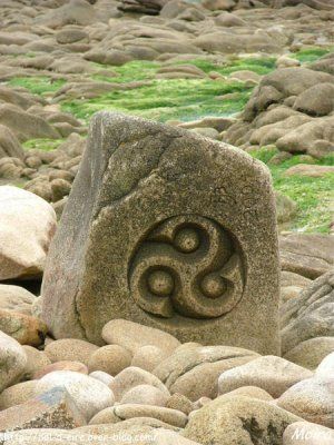 triskel sur le tumulus de Newgrange