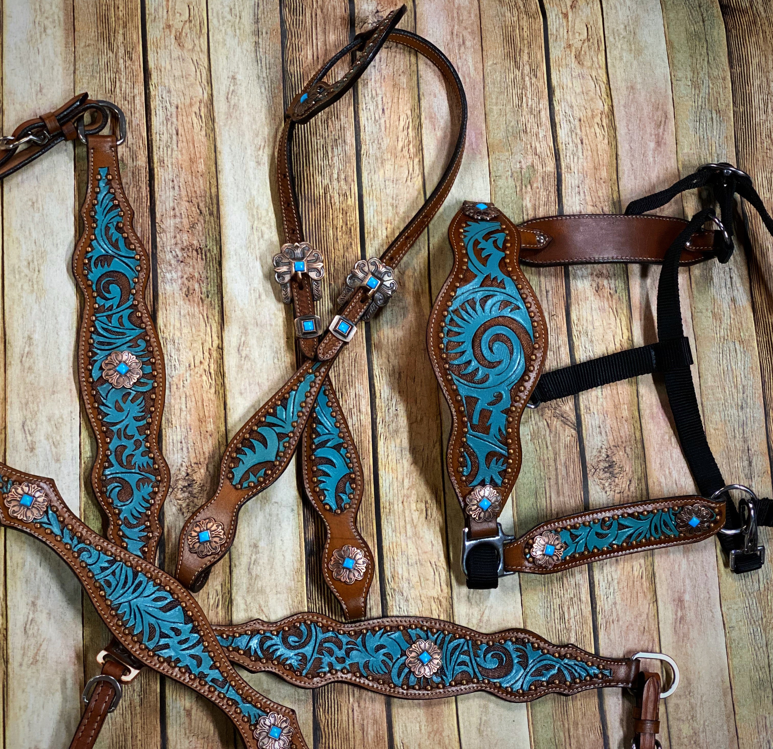 Tooled Tack Set with White Buckstitch – Twisted T Tack