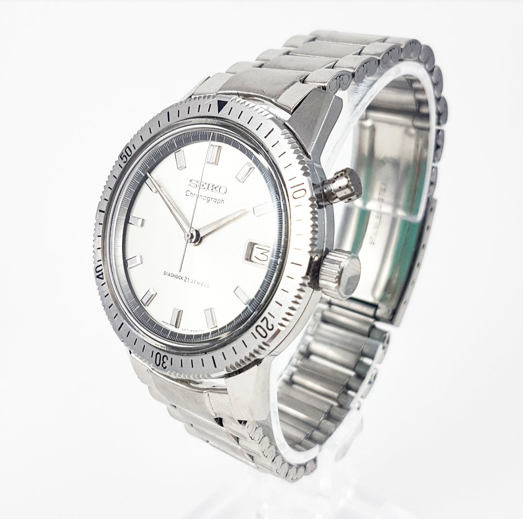 1965 Seiko One Button Chronograph 5717-8990 – Mornington Watches