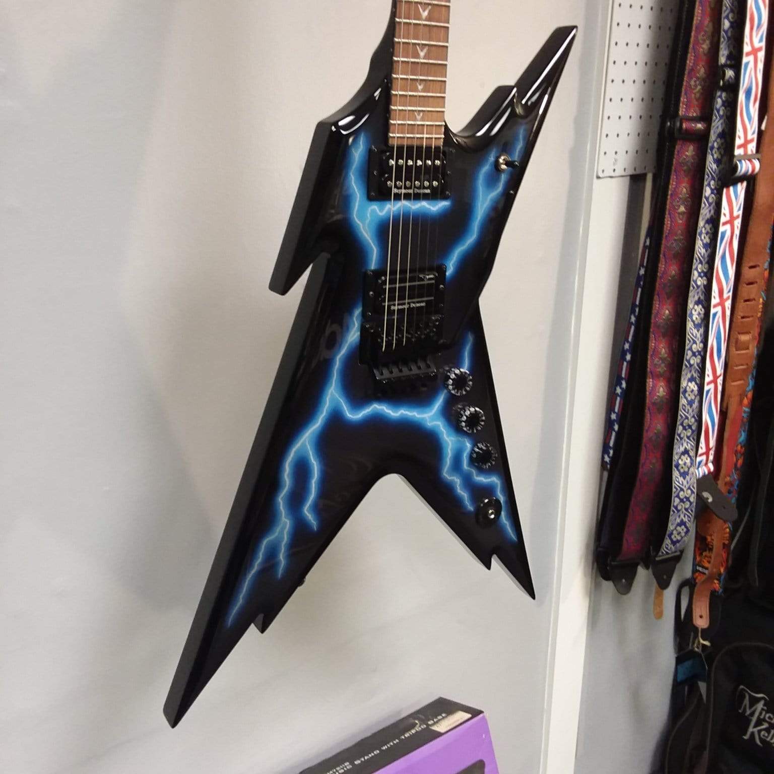 Dean Razorback Lightning B Stock