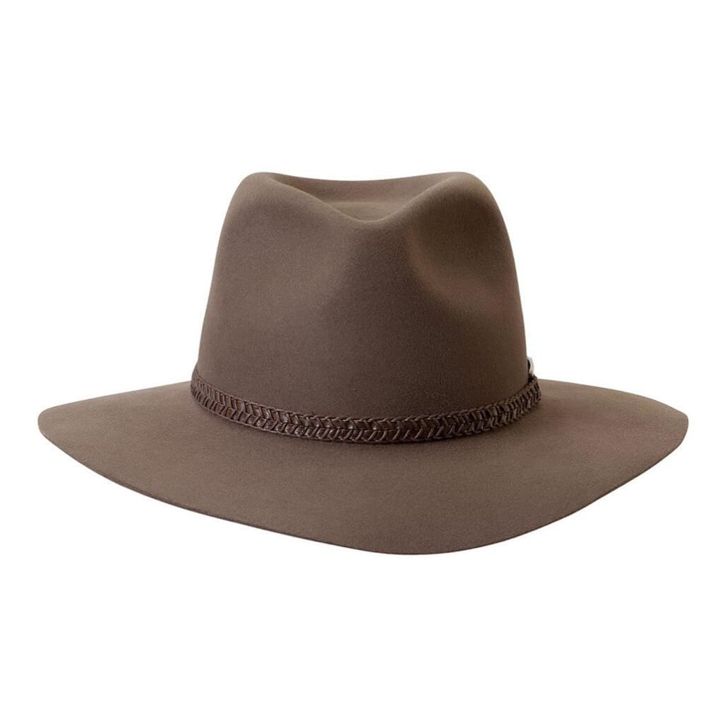 akubra traveller or avalon