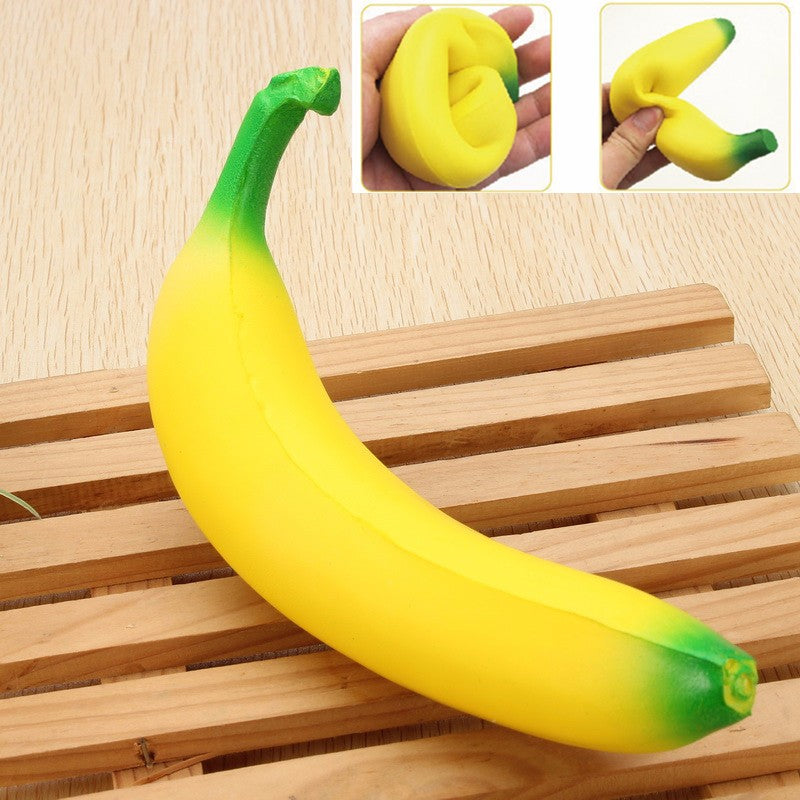 Jucarie din material flexibil, maleabil, in forma de banana simpatica si parfumata, potrivit pentru copii