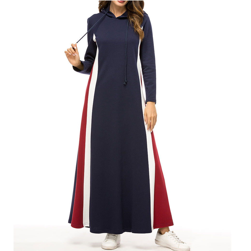 Rochie tricotata cu gluga, cu culori contrastante si maneca lunga