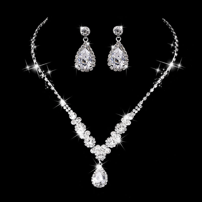 Set de lux de bijuterii de dama cu strasuri si zircon, format din colier si cercei, 3 piese