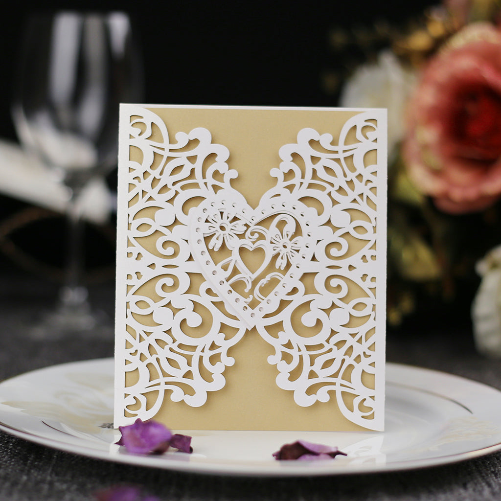 Set de 10 invitatii pentru nunta sau petrecere de zi de nastere, decupate elegant cu laser