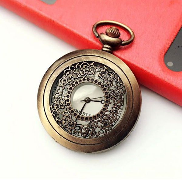 Ceas de buzunar cu lanti?or, model vintage, mecanism cuart, transparent