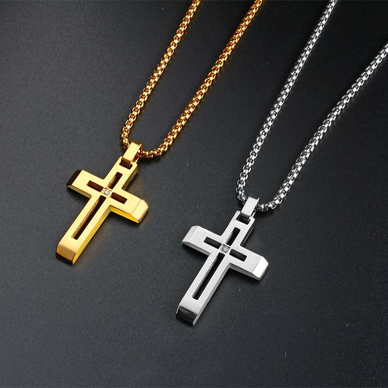 Colier modern din inox, potrivit pentru cupluri, cu pandantiv in forma de crucifix sculptat, cu zirconiu