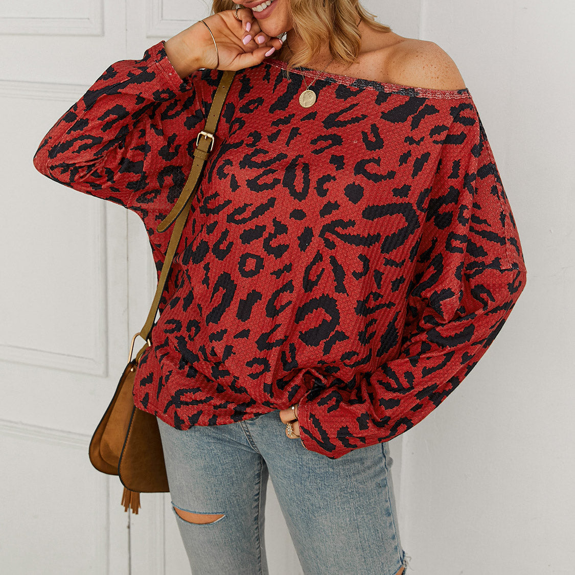 Bluza casual ?i larga pentru femei, cu decolteu larg ?i imprimeu leopard